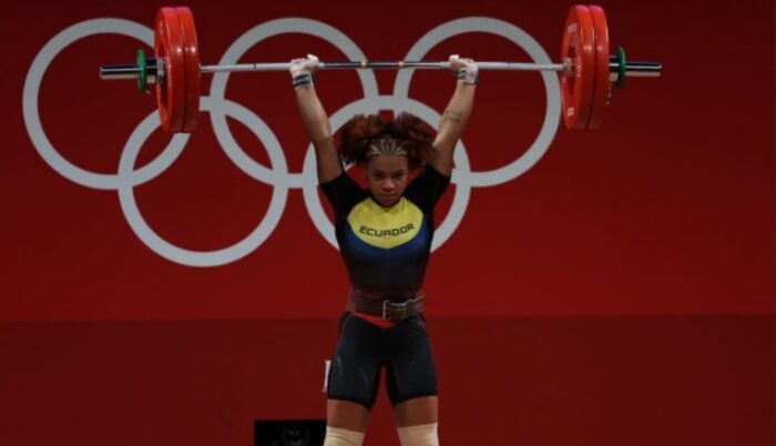 La pesista ecuatoriana Angie Paola Palacios obtuvo un diploma olímpico en los JJOO de Tokio. Foto: Twitter Comité Olímpico