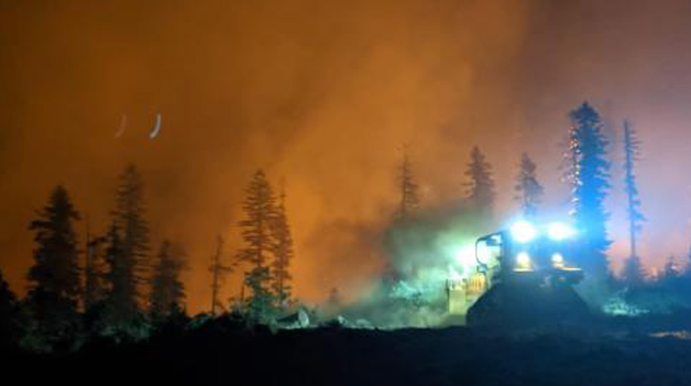 En California, el incendio Dixie, el mayor del estado, ya ha consumido 780 kilómetros cuadrados de terreno. Foto: EFE