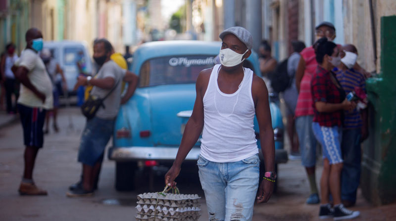Cuba atraviesa una fuerte crisis por falta de alimentos, medicinas e ingresos por falta de turistas en medio de la pandemia. Foto: EFE
