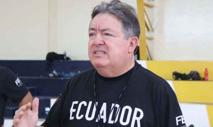El entrenador de baloncesto John Escalante falleció este martes 13 de julio. Tomado de Twitter