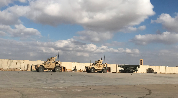 Vehículos militares de soldados estadounidenses en la base aérea de Ain al-Asad en la provincia de Anbar, Irak, el 13 de enero de 2020. Foto: REUTERS