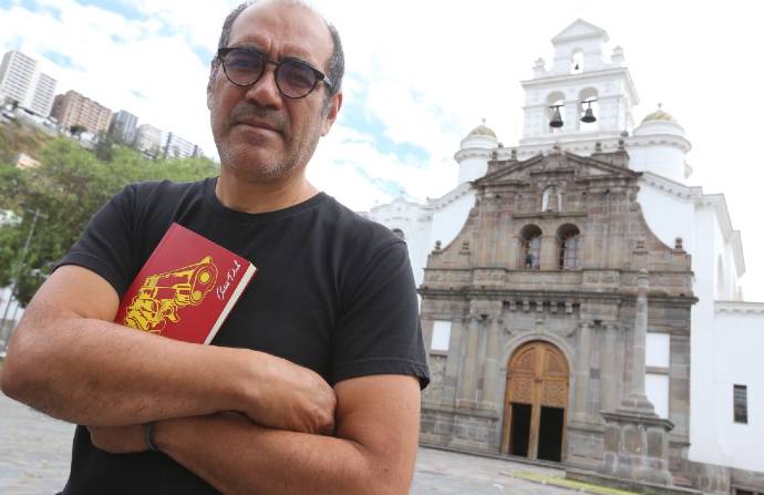Alfredo Noriega en Guápulo, donde está ambientada una de sus últimas novelas. Archivo/ EL COMERCIO