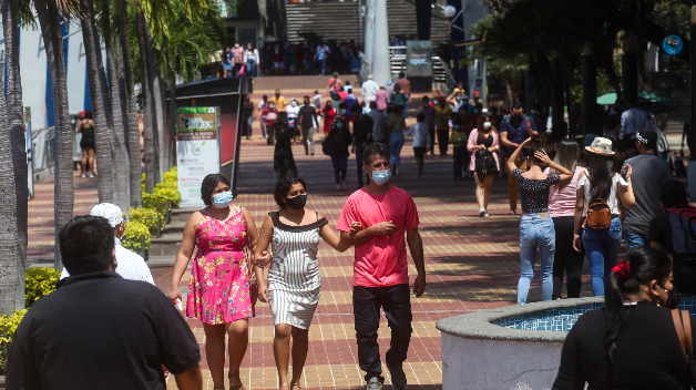 En Guayaquil no hay toque de queda pero sí hay restricciones a la libertad de reunión. Foto: Enrique Pesantes / EL COMERCIO
