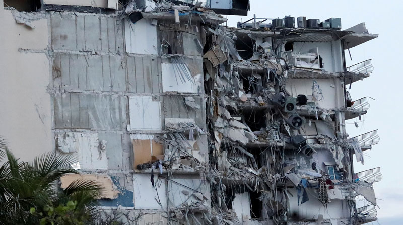 Todo el edificio de Miami fue demolido para reanudar la búsqueda de las víctimas. Foto: Reuters