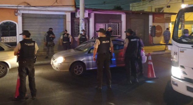 Imagen referencial. La Policía investiga los hechos en torno al asesinato de 3 adolescentes en Durán. Foto: Twitter Policía Ecuador