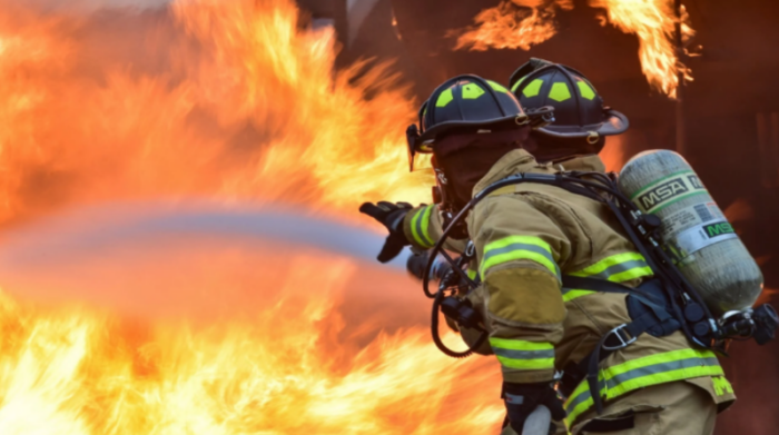 Imagen referencial. En las últimas horas han llegado precisamente a Ontario 101 bomberos mexicanos, para ayudar a combatir los más de 100 incendios forestales en la provincia. Foto: Pexels