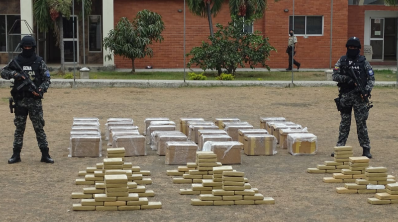 La Policía informó que la droga estaba camuflada en un cargamento de una empresa de materiales de construcción. Foto: EL COMERCIO