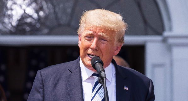 El ex presidente de Estados Unidos, Donald Trump, habla durante una conferencia de prensa en el Trump National Golf Club Bedminster en Bedminster, Nueva Jersey, Estados Unidos, este 7 de julio de 2021. Foto: EFE