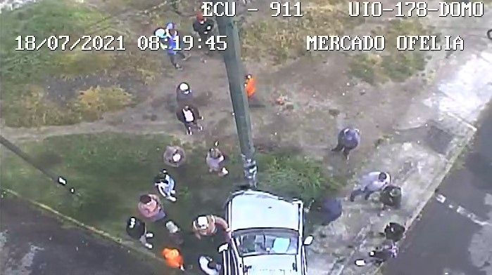 Un conductor chocó contra un poste que tenía una cámara de videovigilancia en el norte de Quito. Foto: Cortesía ECU 911