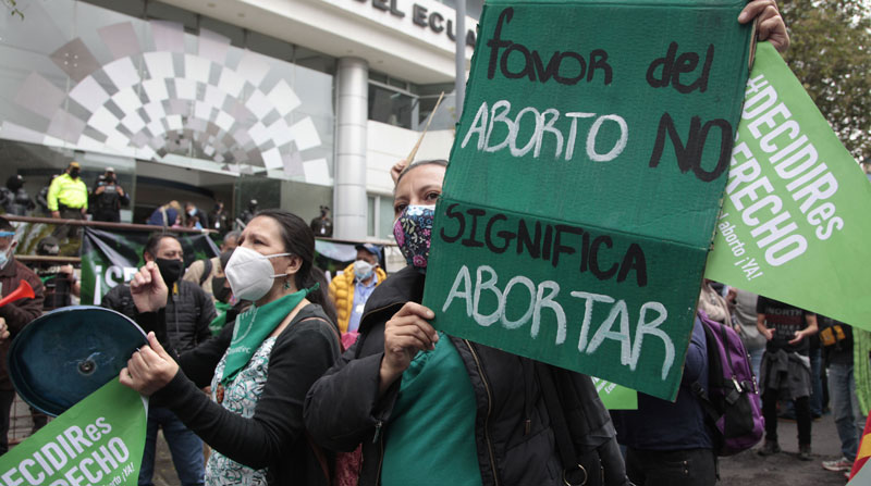 Activistas y organizaciones de defensa de las mujeres han defendido el derecho de las víctimas a abortar en casos de violación. Foto: Archivo/ EL COMERCIO