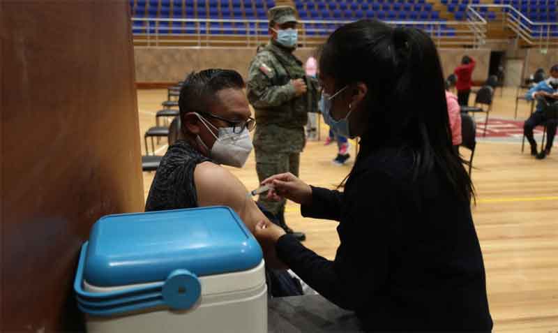 En el cantón Ambato hay más de 12 centros de vacunación contra el covid-19. Foto: Glenda Giacometti / EL COMERCIO