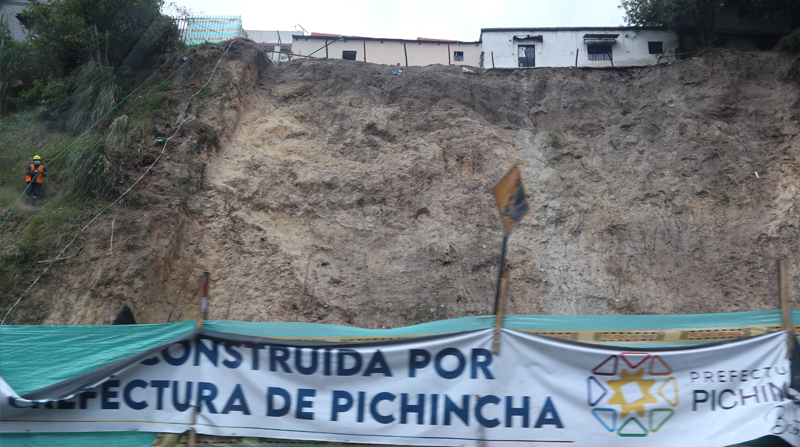 Seis taludes ponen en riesgo a la autopista General Rumiñahui