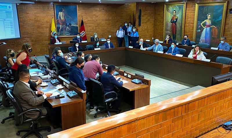 En total, 19 concejales asistieron al llamado a la sesión que hizo ayer Jorge Yunda. Foto: Patricio Terán / EL COMERCIO