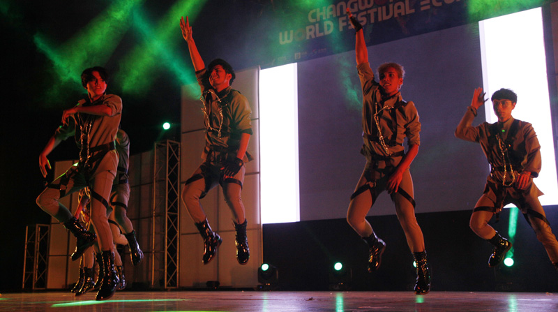 Un grupo participa en la competencia K-pop World Festival Ecuador 2019. Foto: Archivo