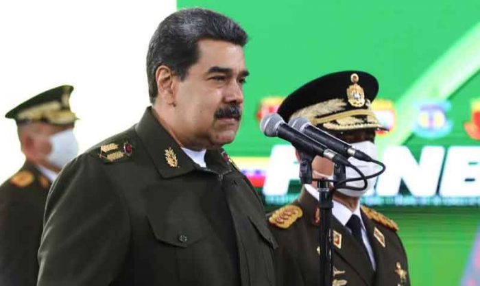 Según Maduro, los enfrentamientos forman parte de la "planificación de quienes quieren vender al mundo al teoría" de que Venezuela es un "Estado fallido". Foto: Twitter Nicolás Maduro