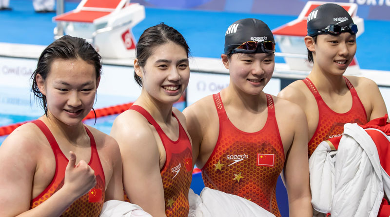 Las ganadoras del relevo 4x200 libre de la natación en Tokio 2020, Yang Junxuan, Zhang Yufei, Li Bingjie y Tang Muhan. Foto: EFE