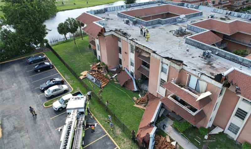 Tras la evacuación del edificio no se registraron personas heridas. Foto: Twitter Bomberos Miami