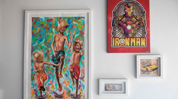 Vista de algunas obras del artista venezolano Jeean Franco González, en su estudio en Caracas, Venezuela. Foto: EFE
