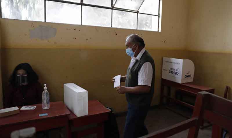 Un total de 25,2 millones de electores acudieron el pasado 6 de junio del 2021 a votar en Perú. Foto: archivo / EFE