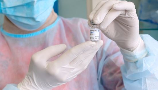 Imagen referencial. Las fases I y II de los ensayos clínicos de esta mezcla de vacunas se pueden prolongar hasta marzo de 2022. Foto: Pixabay