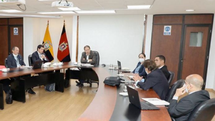 Reunión del alcalde de Quito, Jorge Yunda, con los multilaterales. Foto: Twitter @MunicipioQuito