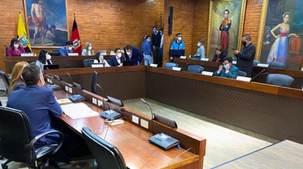 Sala del Concejo Metropolitano a la que acudieron siete ediles a favor de la gestión del alcalde Jorge Yunda. Foto: Patricio Terán / EL COMERCIO