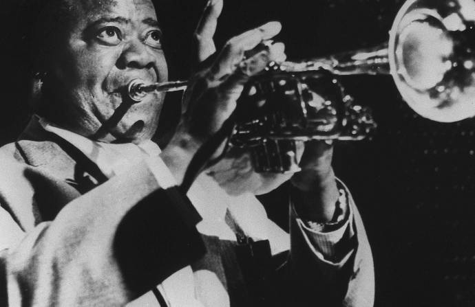La leyenda del jazz, la gran estrella popular de la música, el embajador cultural de Estados Unidos, el maestro Louis Armstrong falleció el 6 de julio de 1971 en su casa de Nueva York. Foto: EFE