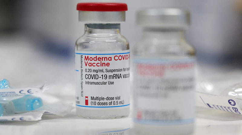 La vacuna contra el coronavirus de Moderna tiene alta eficacia contra las variantes del nuevo virus. Foto: Reuters