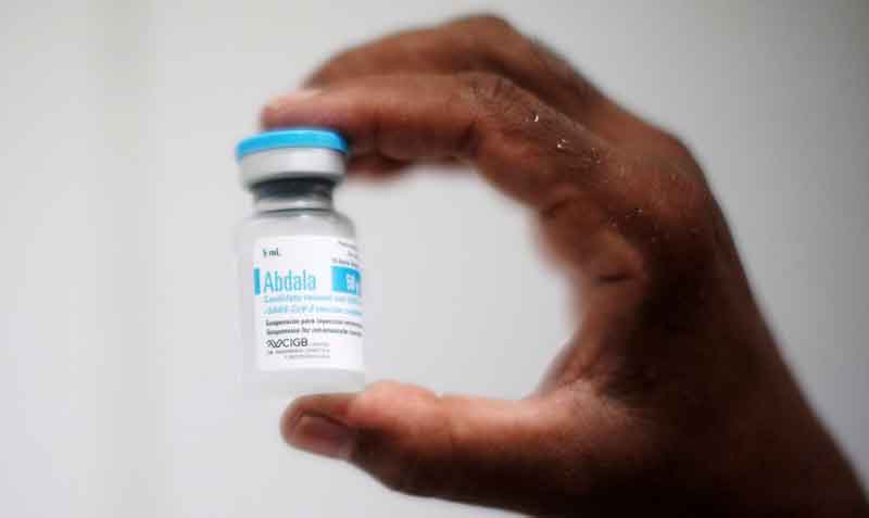 En la última fase de pruebas de la vacuna Abdala participaron 48 000 voluntarios de 19 a 80 años. Foto: Reuters