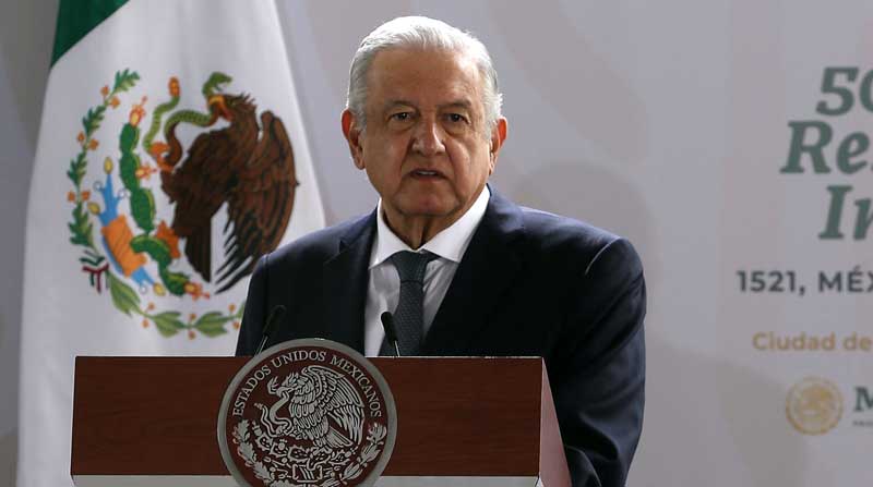 El presidente de México, Andrés Manuel López Obrador, habla durante la conmemoración de los 500 años de la toma de Tenochtitlan por las tropas de Hernán Cortés, en el Zócalo de Ciudad de México (México). Foto: EFE
