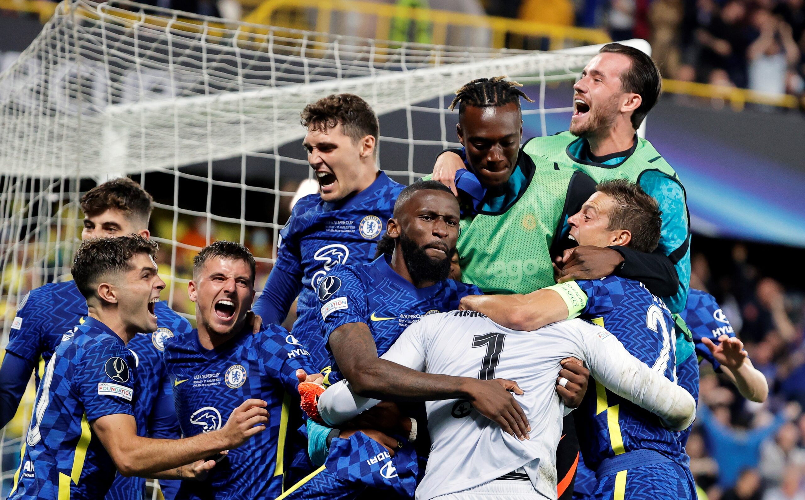 Jugadores del Chelsea festejaron el campeonato en la Supercopa de Europa. Foto: EFE