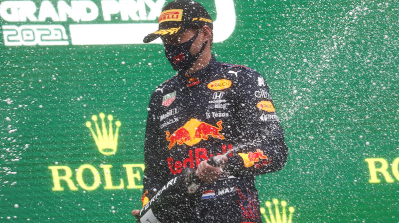 Max Verstappen celebra en el Gran Premio de Bélgica, el 29 de agosto del 2021. Foto: EFE