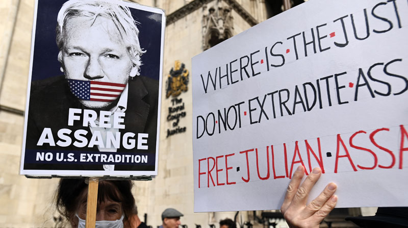 Seguidores de Assange protestan en Londres para pedir la liberación del fundador de Wikileaks. Foto: EFE