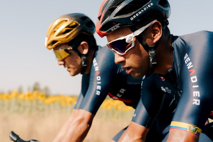 Jhonatan Narváez y Richard Carapaz, en el último día de entrenamiento, antes de la Vuelta a España. Foto: Ineos