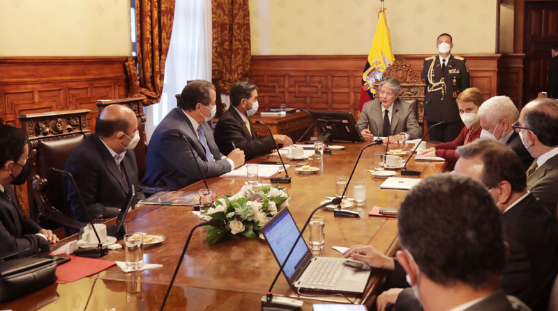 Junto a su equipo de ministros, el presidente Guillermo Lasso ha definido las principales líneas de su Gobierno. Foto: Flickr Presidencia