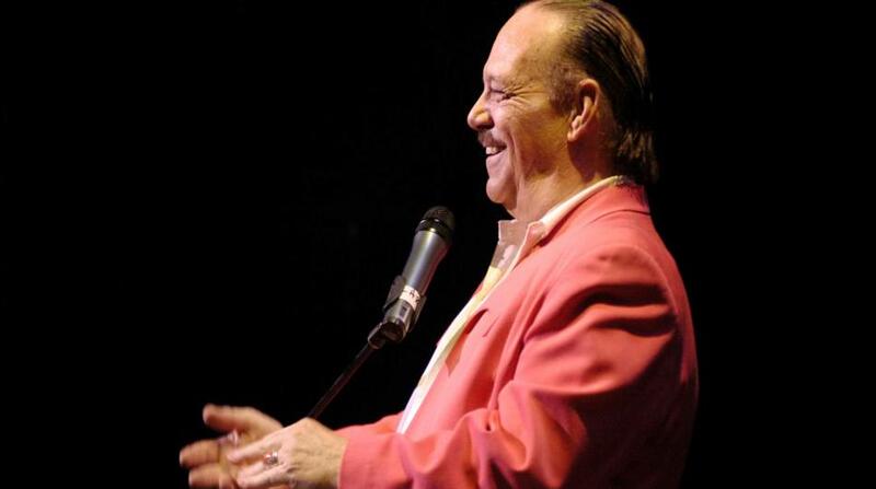 En el 2008, el salsero Larry Harlow fue galardonado con un premio Grammy Latino a su trayectoria musical. Foto: Diario El Tiempo de Colombia