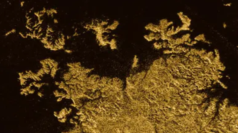 El mar de metano líquido de Ligeia, en Titán. Foto: NASA