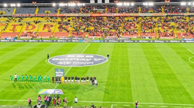 Independiente Santa Fe y A. Nacional jugaron en Bogotá la noche del 3 de agosto del 2021. Foto: @SantaFe
