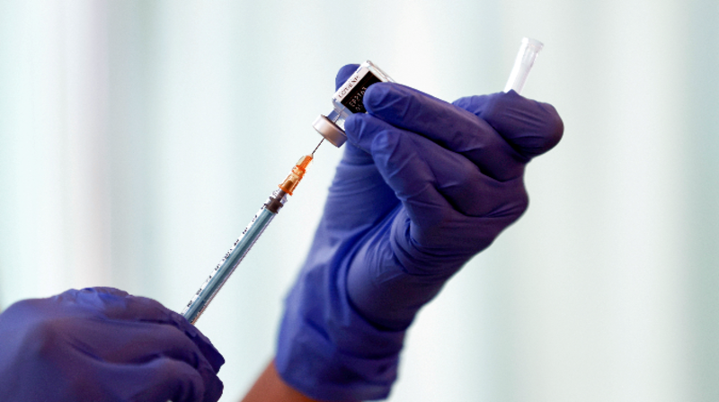 Imagen referencial. El estudio se realizó entre personas vacunadas con Pfizer-BioNTech, la más utilizada en EE.UU. y gran parte de países de occidente. Foto: Reuters