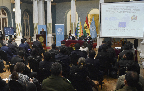 Vista del evento de presentación del Informe de monitoreo de Cultivos de Coca en Bolivia 2020 de la Oficina de la Naciones Unidas Contra la Droga y el Delito (UNODC), en La Paz (Bolivia). Foto: EFE
