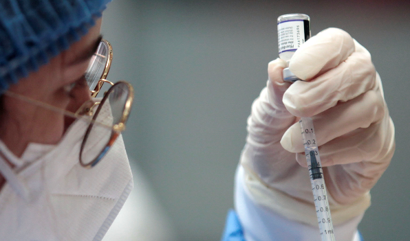 El Ministerio de Salud busca completar el esquema de vacunación ante la transmisión comunitaria de la variante Delta. Foto: Patricio Terán / EL COMERCIO