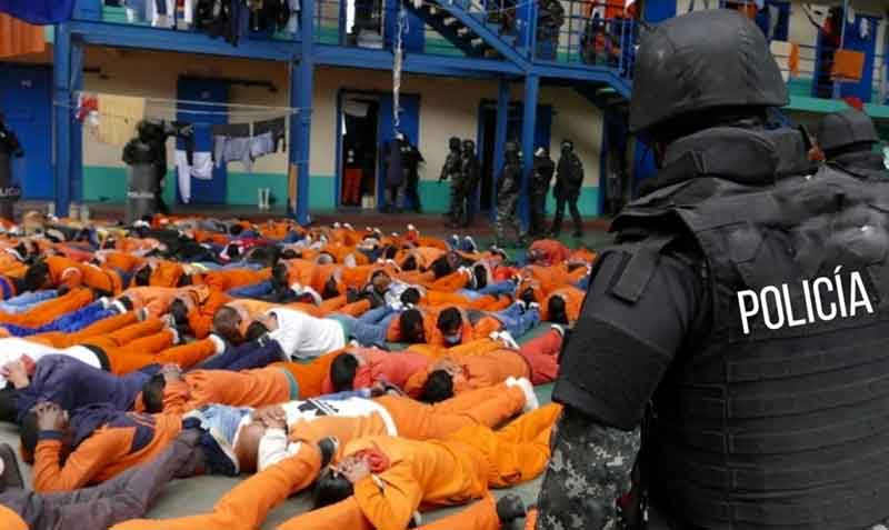 El 24 de julio del 2021, policías ingresaron a la cárcel de Cotopaxi e hicieron una requisa. Foto: Policía