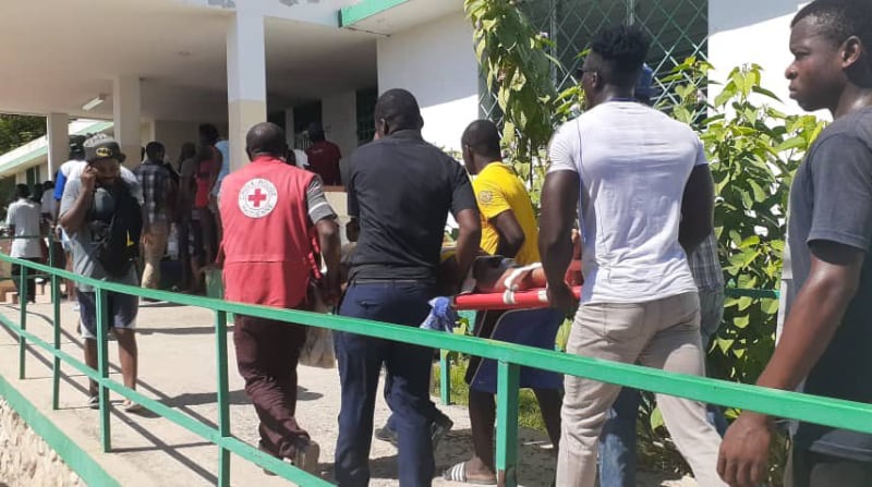 Las autoridades de Haití pidieron a las personas no regresar a sus hogares hasta no tener una evaluación de daños del terremoto, de los entes de control. Foto: Twitter Frantzduval