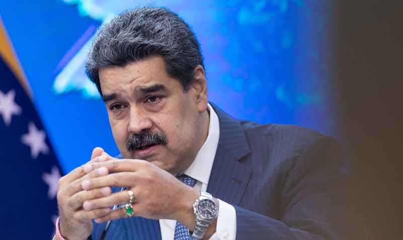 Nicolás Maduro anunció que la delegación que representa a su Gobierno en las conversaciones planteará en la mesa de negociación "la apertura de un diálogo directo con Estados Unidos". Foto: EFE