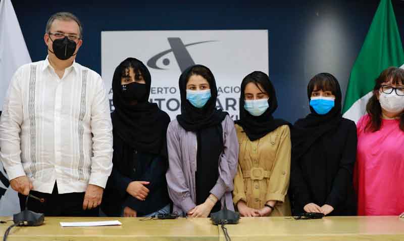 Las cinco ciudadanas afganas podrán optar por una visa humanitaria hasta por 180 días con derecho a prórroga. Foto: EFE