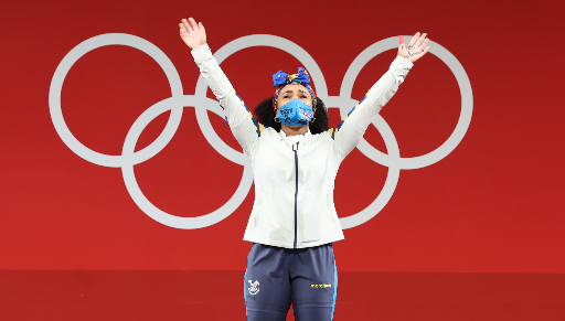 Neisi Dajomes minutos antes de recibir la medalla de oro en los Juegos Olímpicos de Tokio. Foto: Comité Olímpico Ecuatoriano