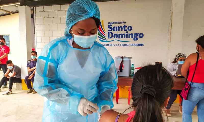 El Ministerio de Salud y el Municipio aceleran la vacunación con brigadas, en la parroquia rural de Valle Hermoso. Foto: cortesía Municipio de Santo Domingo