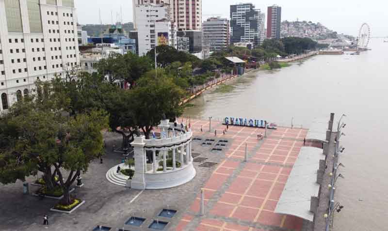 El Hemiciclo de la Rotonda del Malecón de Guayaquil es uno de los sitios turísticos más visitados en la ciudad. Foto: Enrique Pesantes /EL COMERCIO