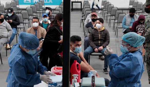 Con la monodosis de CanSino el Ministerio de Salud espera acelerar el proceso de vacunación. Foto: Galo Paguay / EL COMERCIO