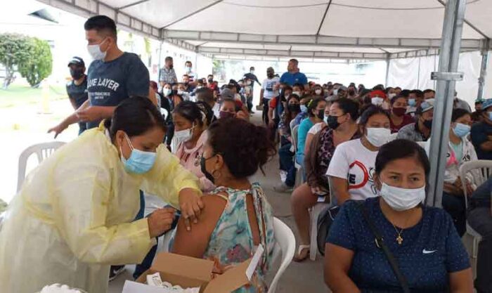 En Manabí, desde el martes se aplica la segunda dosis de la vacuna contra el covid-19. Foto: cortesía Coordinación Zonal 4 de Salud